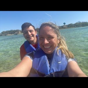 Meet your Posher, Editza